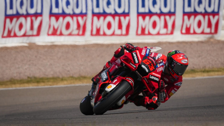 MotoGP Ολλανδίας: Pole position για τον Bagnaia με νέο ρεκόρ στο Assen